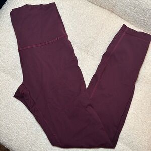 Lululemon Wunder Train High-Rise Tight 25"
Cassis